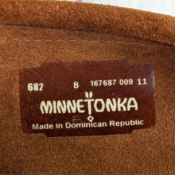 Minnetonka Classic Fringe Hardsole Boot Moccasins - Picture 7 of 8